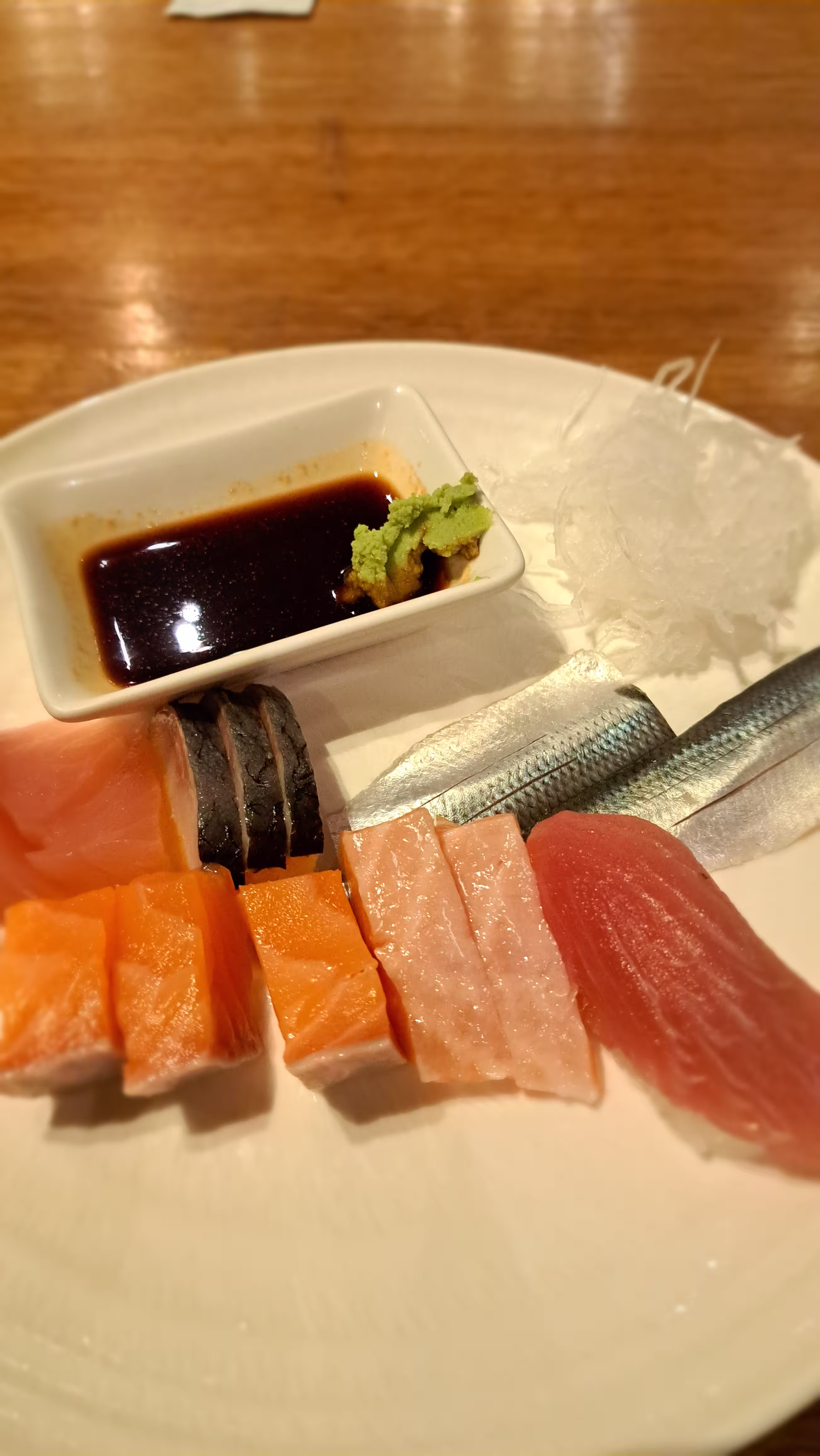 生魚片吃了兩輪，好吃